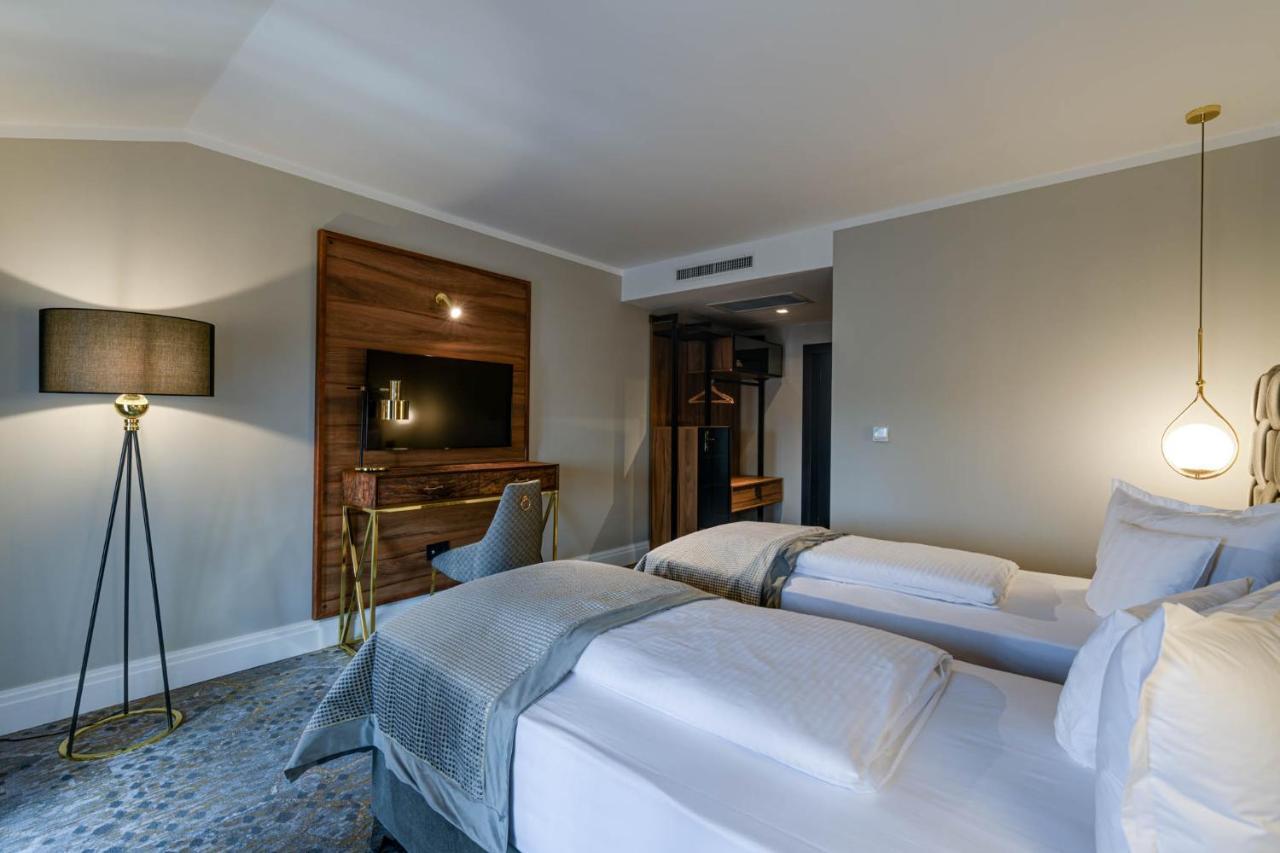 Hotel Boutique Donna Anna Giroc Luaran gambar