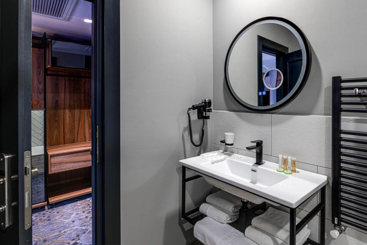 Hotel Boutique Donna Anna Giroc Luaran gambar